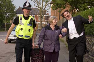 Gwent Police has employed the star of the GoCompare adverts to spread anti-burglary advice