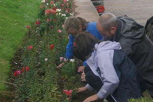 School pupils help plant flowers at Ty Sign, Risca