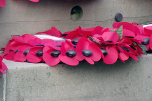 A wreath of poppies at Caerphilly cenotaph
