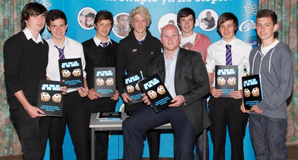 sporting legend John Hartson alongside Blackwood Comprehensive School pupils who starred in the DVD