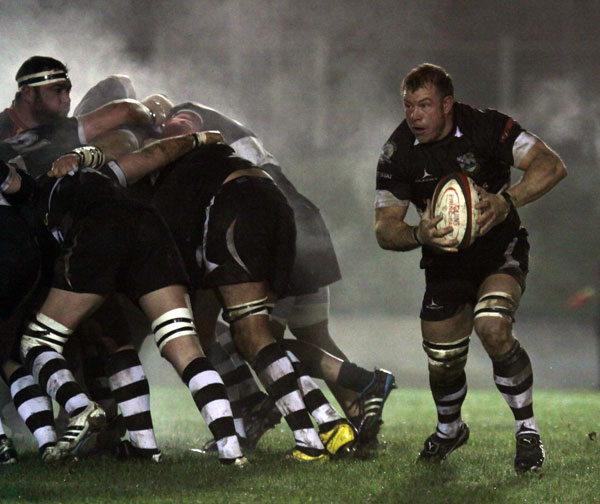 Deri Mattravers breaks from the back of a scrum