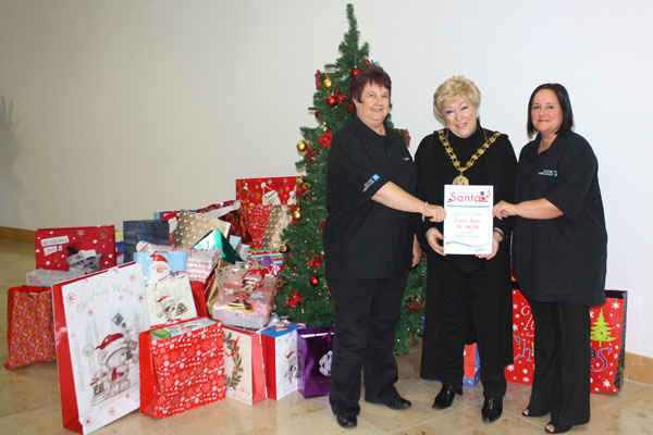 Left to Right - Janet Lewis – Zodiac Seats UK, Mayor of Caerphilly CBC - Cllr Gaynor Oliver, Sheila Needs – Zodiac Seats UK
