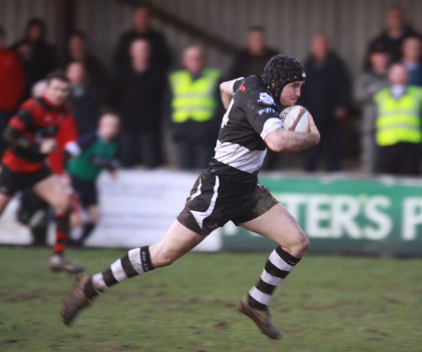 Rory Budina sprints through for his third try versus Aberavon