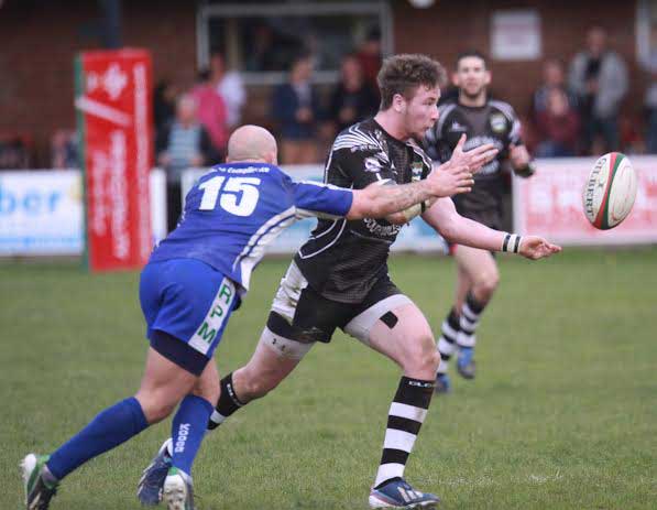 Lewis Hudd offloads for Bedwas