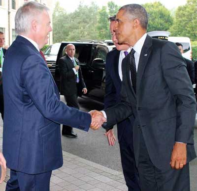 Carwyn Jones, the First Minister of Wales, with US President Barack Obama and Prime Minister David Cameron