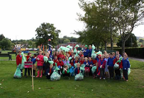 LITTER PICKERS: The pupils of Ystrad Mynach Primary School