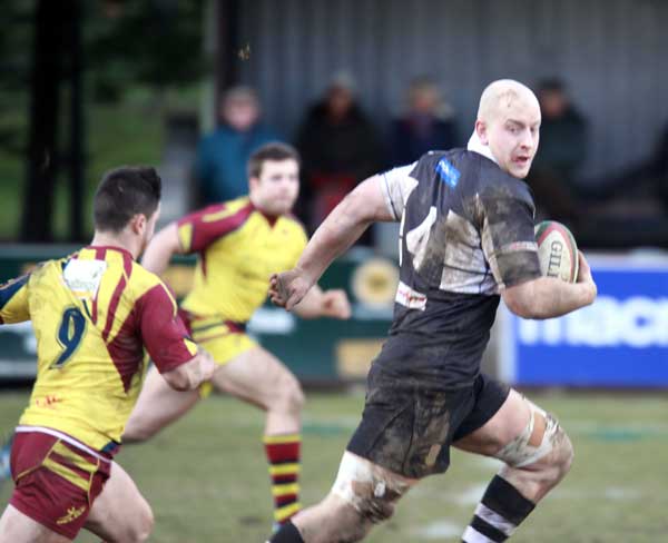 TRY FEST: Phil Rees breaks for Bedwas 