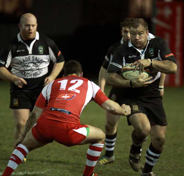 Deri Mattravers takes on the Llandovery defence