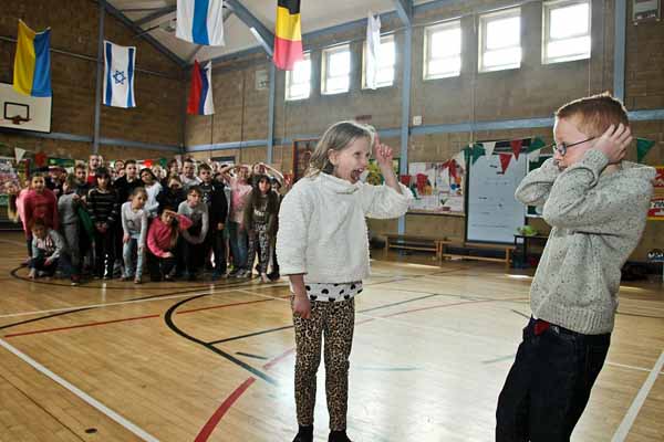Primary schoolchildren in rehersals for their musical Y Dyn na Fu Erioed