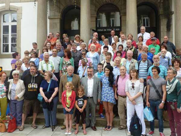 FRIENDSHIP: Visitors and hosts on the steps of the town hall in Lannion