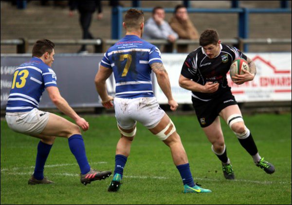 FINAL-BOUND: Outside-centre Ross Wardle powers through