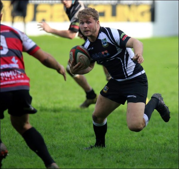 QUICK-STEP: Bedwas scrum-half Tom Rowlands carries