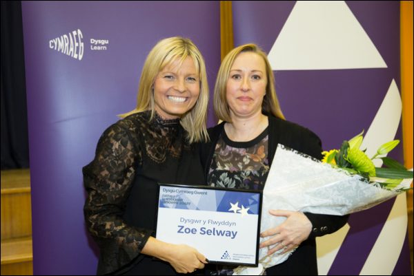 DA IAWN: Learner of the Year Zoe Selway, right, and TV presenter Nia Parry