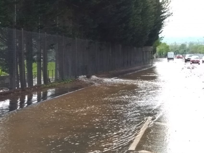 Burst water main affecting homes across Caerphilly town area