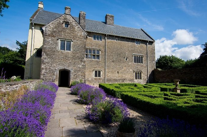 Llancaiach Fawr manor