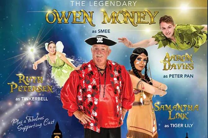A Peter Pan pantomime, starring Owen Money, will be screened in Pontllanfraith over Christmas