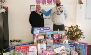 Caerphilly town mayor Mike Prew, left, with Vetro Recruitment director Alastair Tulloch