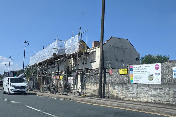 The Ty yn y Pwll pub in Trethomas is being demolished