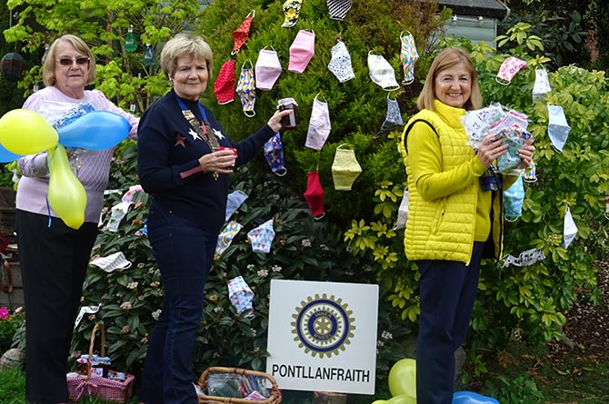 Pontllanfraith Inner Wheel members have been making and selling face masks