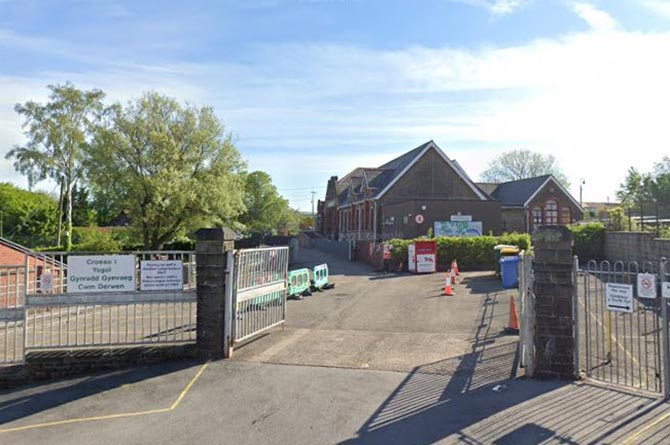 Ysgol Gymraeg Cwm Derwen, Oakdale