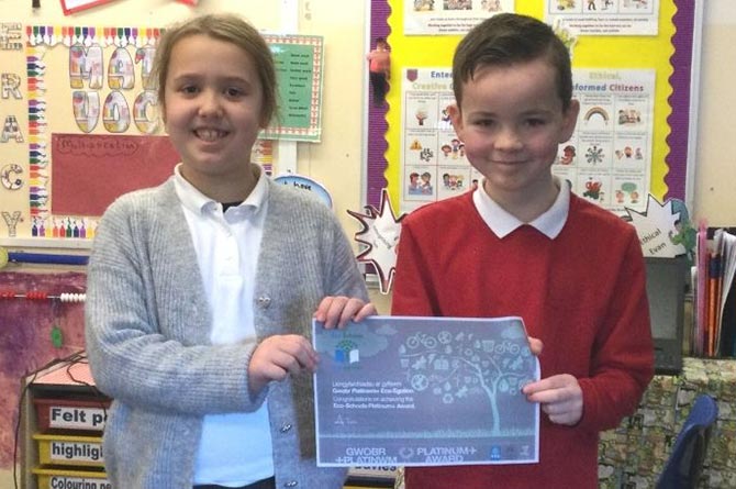 Cwmaber Junior School has won its fifth Platinum Flag award