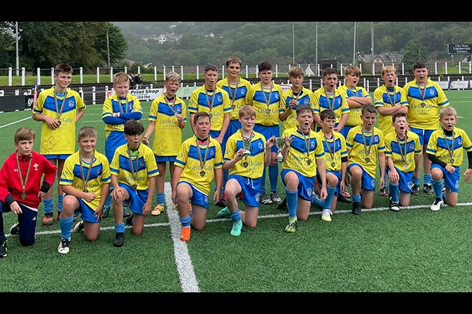Aber Valley Wolves U12s celebrating their Grand Final win