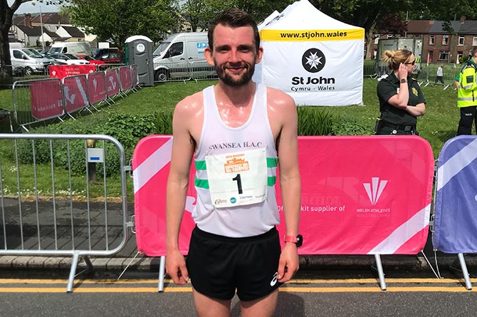 Dewi Griffiths won the Caerphilly 10k with a record time