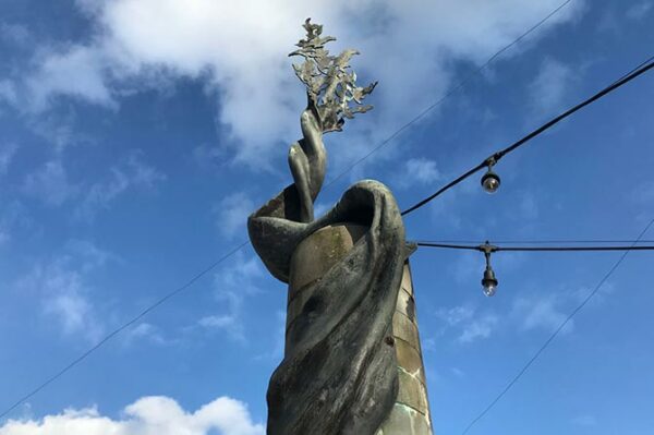The jackdaw sculpture on Stockland Square