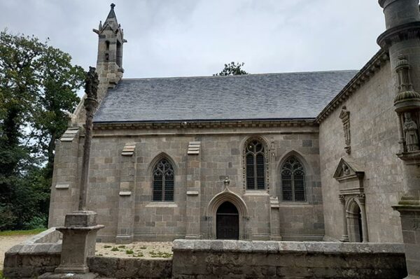 The group visited Chapelle de Kerfons, Ploubezre, during their visit