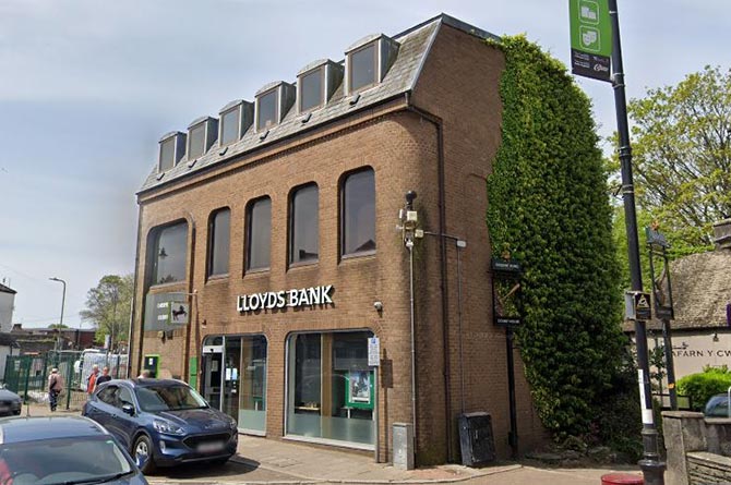 Lloyds Bank, Caerphilly