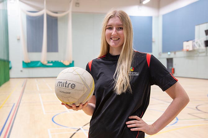 Sarie Watkins has been called up by Wales U21s