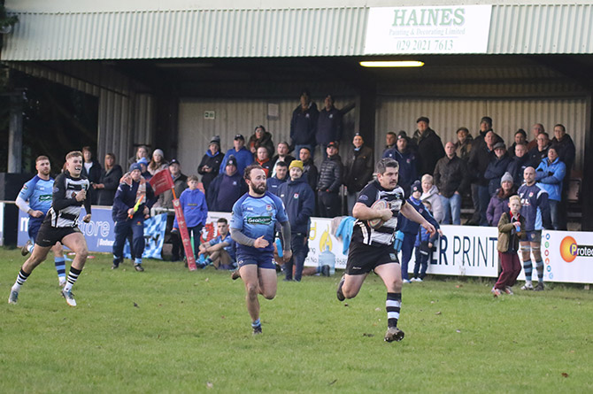 Bedwas scored six tries in front of their own fans as league leaders Ystrad Rhondda were dismantled at the Bridgefield