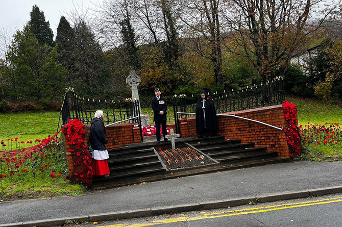 Remembrance at Machen war memorial