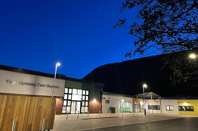 The brand new Ysgol Gymraeg Cwm Gwyddon in Cwmcarn