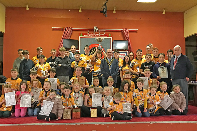 Members of Markham Darts Academy