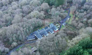Ynys Hywel Countryside Centre, Cwmfelinfach