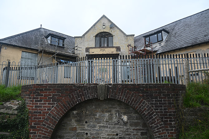 Cefn Fforest Miners' Institute