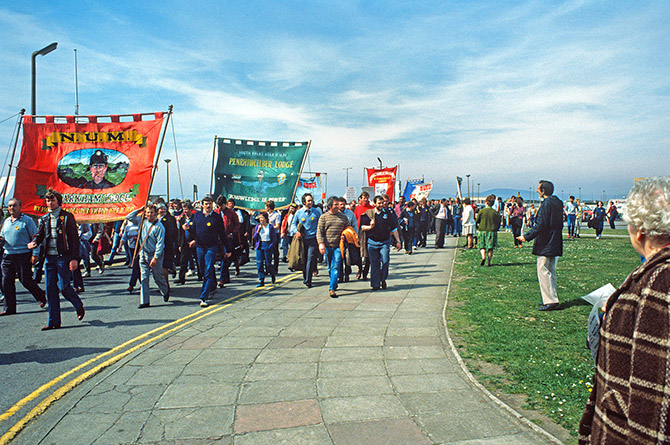 Miners from different collieries gather in Port Talbot in April 1984. Alan Denney/Flickr, CC BY-NC
