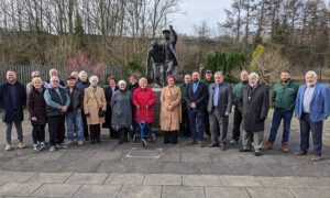 Deputy minister Dawn Bowden, Hefin David MS, Cllr Linsdsay Whittle, Roy Noble and members of the Aber Valley Heritage Group