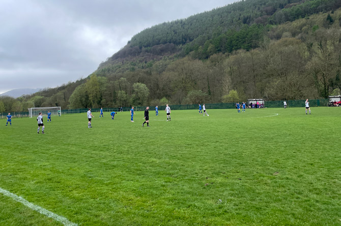 Trethomas Bluebirds claimed a 3-0 win over local rivals Abercarn United