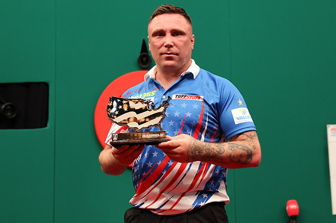 Gerwyn Price with his runner-up award at the US Darts Masters