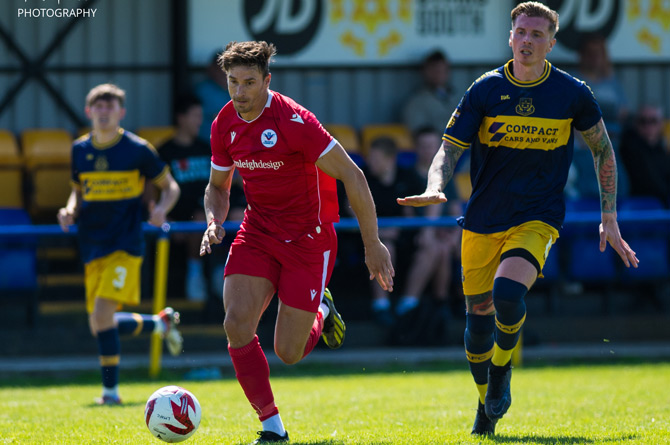 Gareth Tedstone, above, worked tirelessly all game 