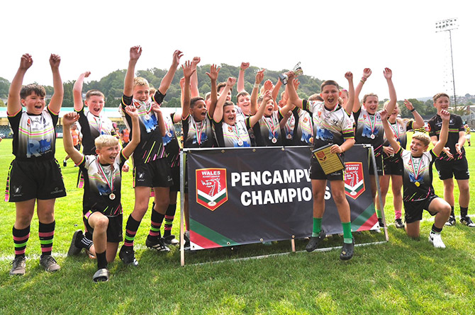 South Wales Jets U12s celebrate their final victory over Aber Valley Wolves
