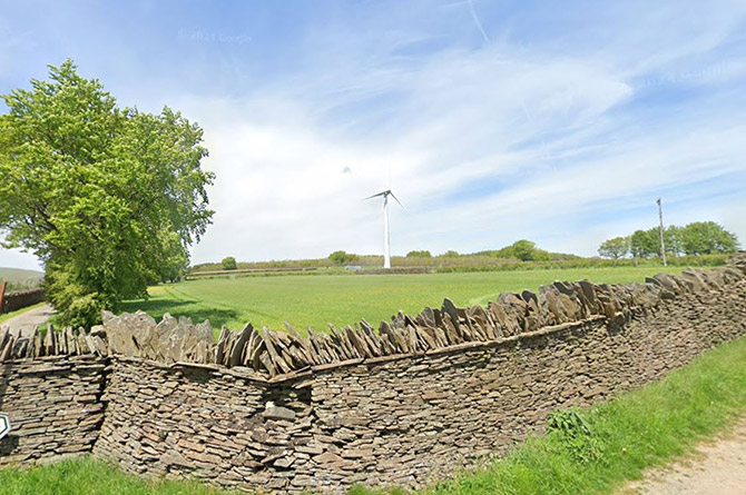 The application site at Cefn Bach Farm, Deri