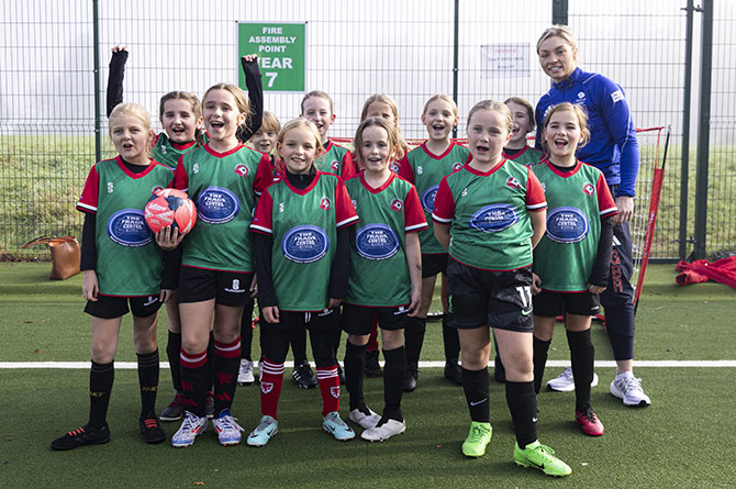 Lauren Price with Caerphilly Dragons FC players