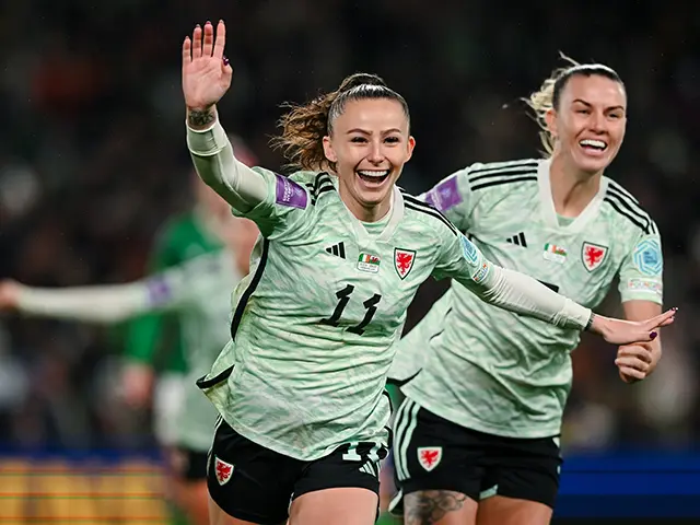 Hannah Cain celebrating her goal in Dublin