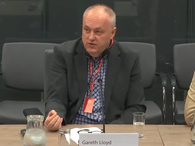 Gareth Lloyd, Wales official at the University and College Union