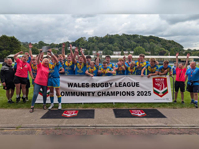 Aber Valley Wolves celebrating their U16s Grand Final victory in Neath
