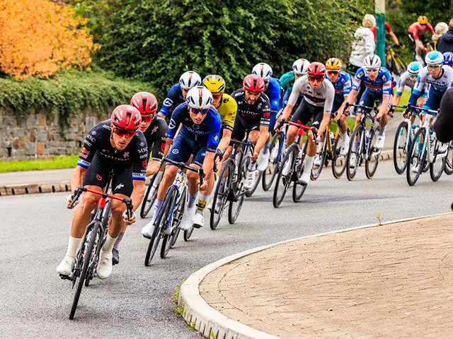 The tour passing through Ystrad Mynach