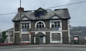 Tredegar Junction Hotel, Pontllanfraith